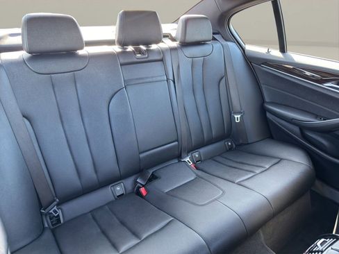 Used 2018 BMW 530i xDrive image 18
