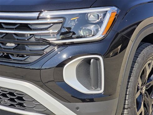 New 2026 Volkswagen Atlas Peak Edition image 6