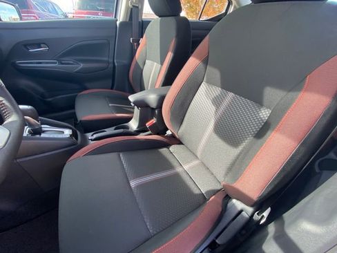 New 2025 Nissan Versa SR w/ Trunk Package image 12