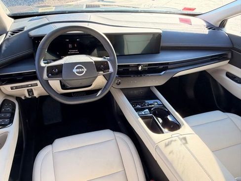 Used 2025 Nissan Murano SV AWD/4WD image 9