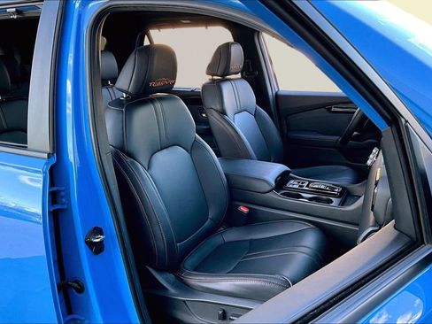 Used 2024 Honda Pilot TrailSport image 23