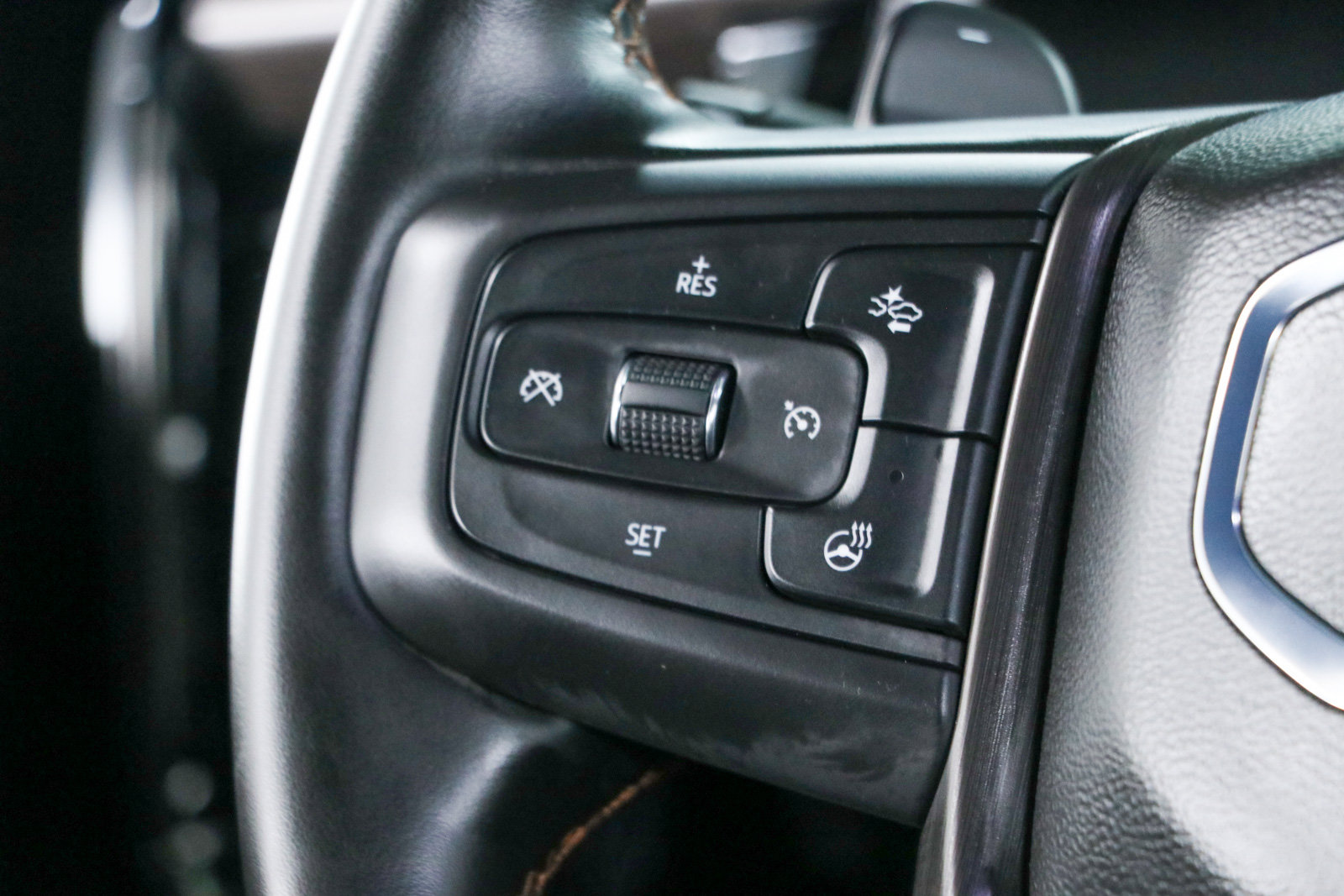 Used 2024 GMC Sierra 1500 AT4 w/ Technology Package AWD/4WD image 14
