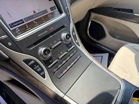 Used 2019 Lincoln Nautilus Reserve AWD/4WD image 14