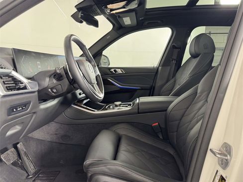 Used 2026 BMW X5 xDrive40i w/ Premium Package image 4