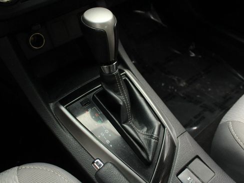 Used 2015 Toyota Corolla LE FWD image 33