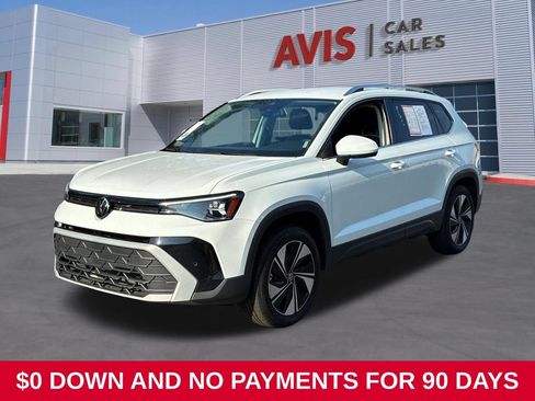Used 2025 Volkswagen Taos SE AWD/4WD image 1