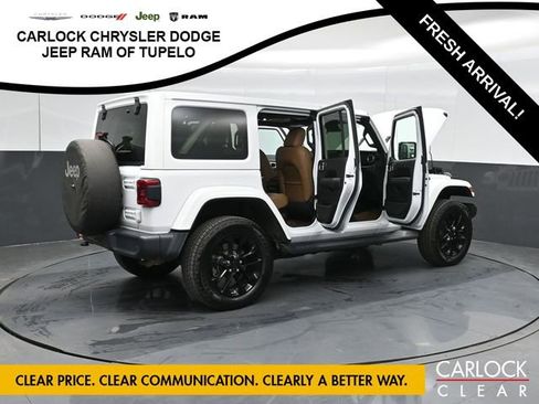 Used 2021 Jeep Wrangler Sahara w/ Cold Weather Group AWD/4WD image 43