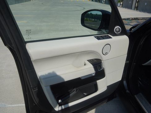 Used 2014 Land Rover Range Rover Supercharged image 13