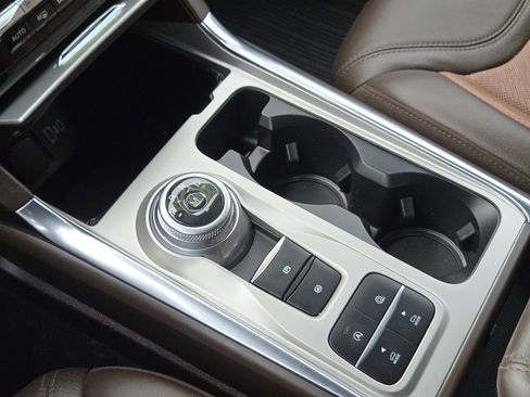 Used 2021 Ford Explorer King Ranch w/ Premium Technology Package image 21