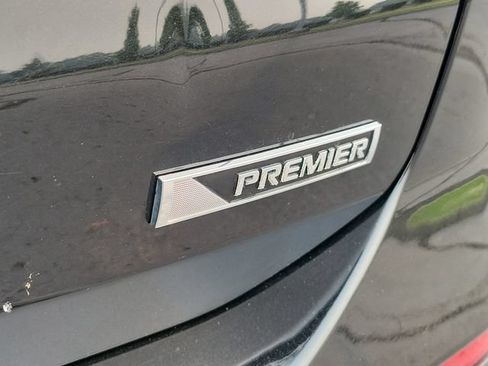 Used 2018 Chevrolet Equinox Premier FWD image 6