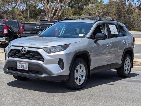 Used 2021 Toyota RAV4 LE FWD image 11