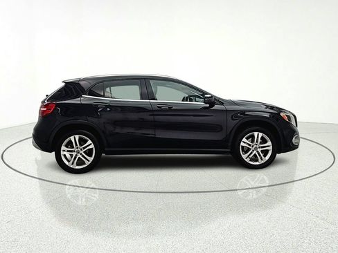 Used 2020 Mercedes-Benz GLA 250 4MATIC w/ Premium Package image 8