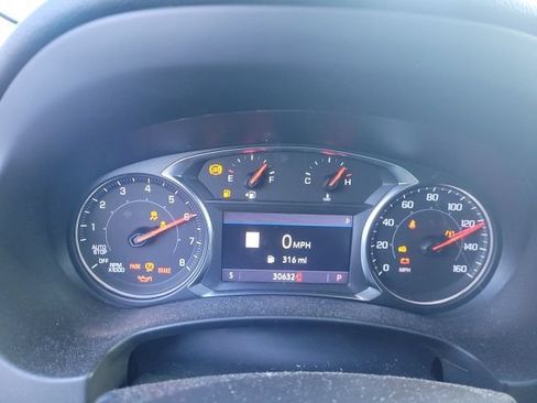 Used 2023 GMC Terrain SLE w/ Driver Convenience Package FWD image 2