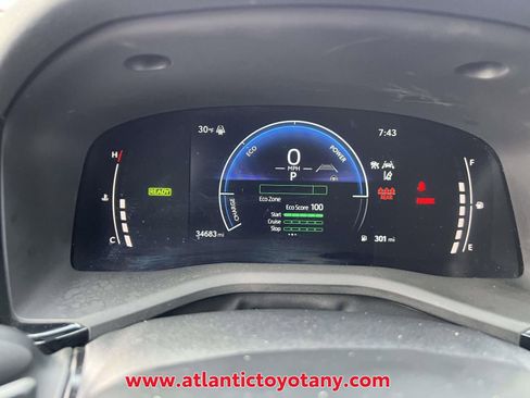 Used 2025 Toyota Camry SE image 7