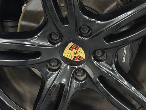 Used 2019 Porsche Panamera 4 AWD/4WD image 19