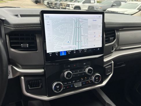 Used 2024 Ford Expedition XLT RWD image 16