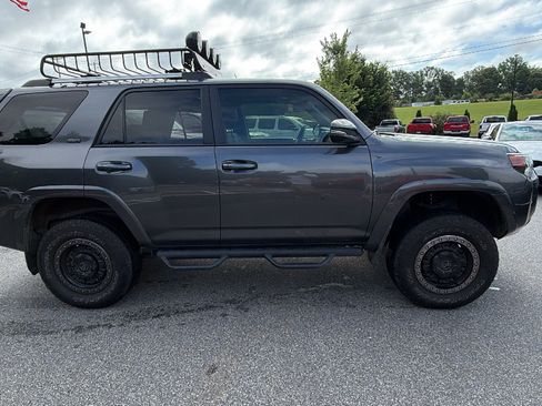 Used 2020 Toyota 4Runner SR5 Premium w/ Moonroof Package AWD/4WD image 7
