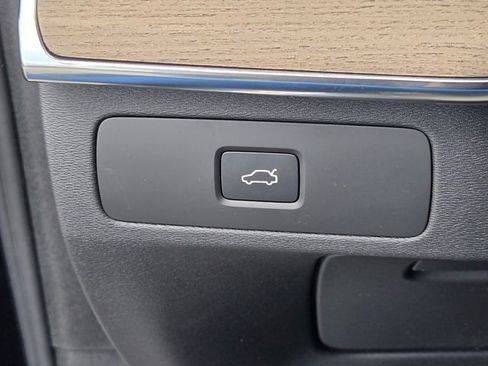 New 2026 Volvo XC90 B6 Plus w/ Protection Package Premier AWD/4WD image 27
