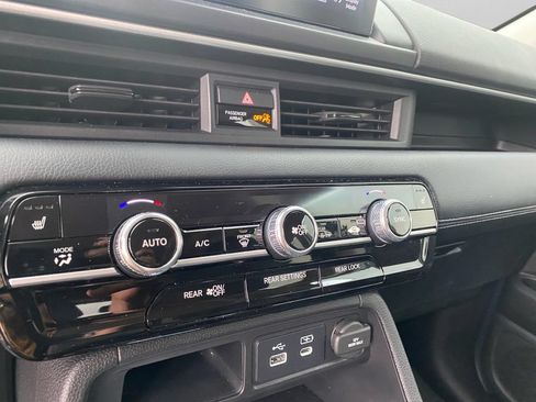 Used 2025 Honda Pilot Touring image 17