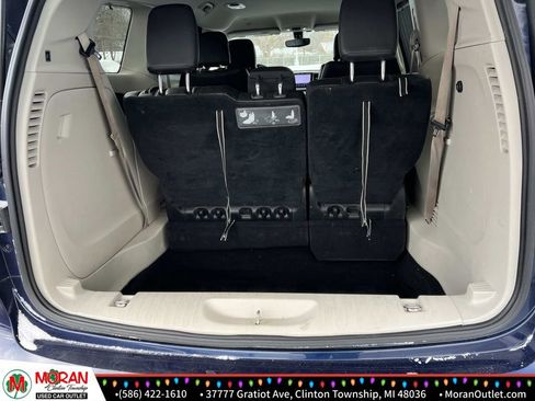 Used 2018 Chrysler Pacifica Touring-L Plus w/ Tire & Wheel Group image 11