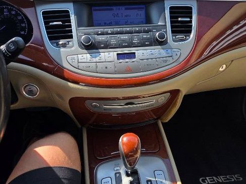 Used 2013 Hyundai Genesis 3.8 RWD image 20