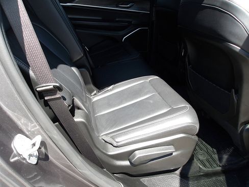 Used 2021 Jeep Grand Cherokee L Limited image 12