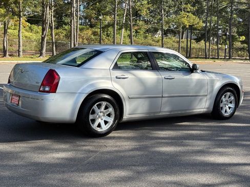 Used 2006 Chrysler 300 Touring image 6