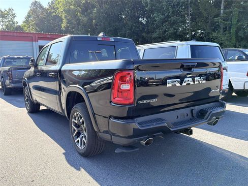 Used 2025 RAM 1500 Laramie AWD/4WD image 6