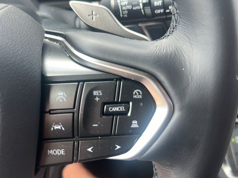 Used 2025 Lexus GX 550 w/ Accessory Package (2T) AWD/4WD image 28