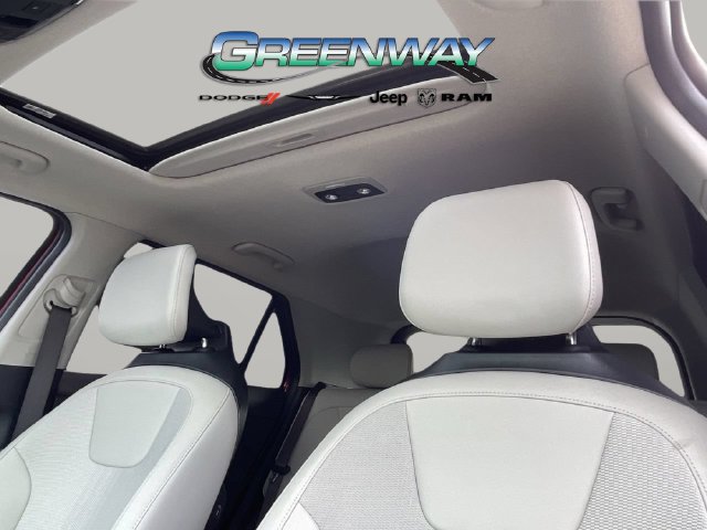 Used 2025 Kia Niro EX Touring FWD image 17