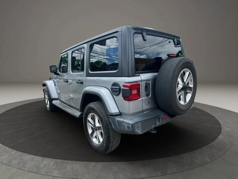 Used 2018 Jeep Wrangler Unlimited Sahara w/ Dual Top Group AWD/4WD image 7