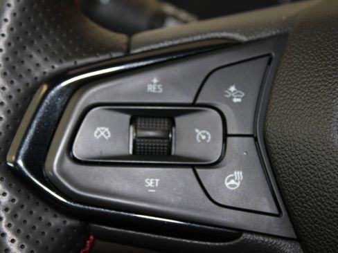 Used 2025 Chevrolet Trax RS w/ Driver Confidence Package image 25