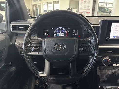 Used 2025 Toyota Tacoma SR5 AWD/4WD image 14