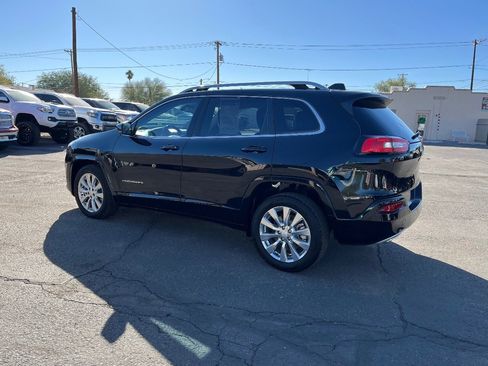Used 2018 Jeep Cherokee Overland w/ Technology Group image 8