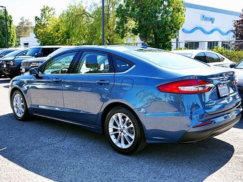 Used 2019 Ford Fusion SE FWD image 12