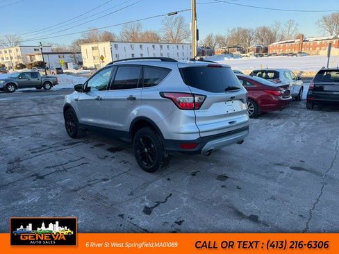 Used 2017 Ford Escape SE w/ Equipment Group 201A image 7