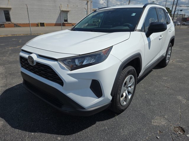 Used 2019 Toyota RAV4 LE FWD image 4