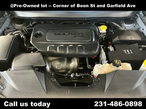 Used 2020 Jeep Cherokee Latitude Plus w/ Comfort/Convenience Group AWD/4WD image 10