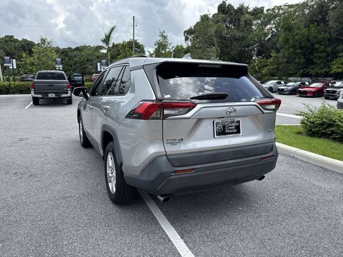Used 2019 Toyota RAV4 XLE FWD image 13