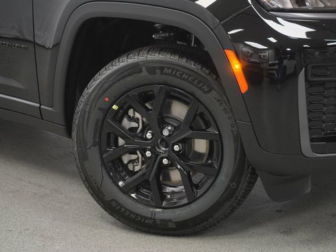 New 2026 Jeep Grand Cherokee L 4WD image 4