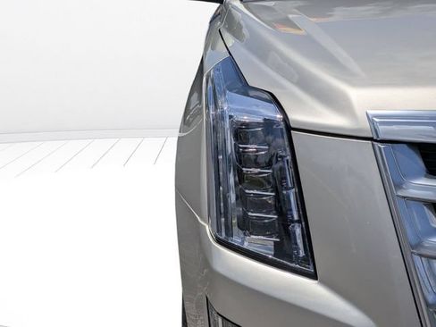 Used 2015 Cadillac Escalade ESV Premium AWD/4WD image 9