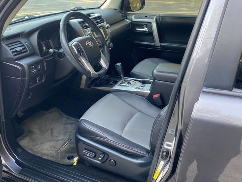 Used 2016 Toyota 4Runner Limited image 12