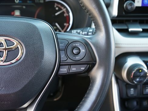 Used 2023 Toyota RAV4 XLE Premium image 26