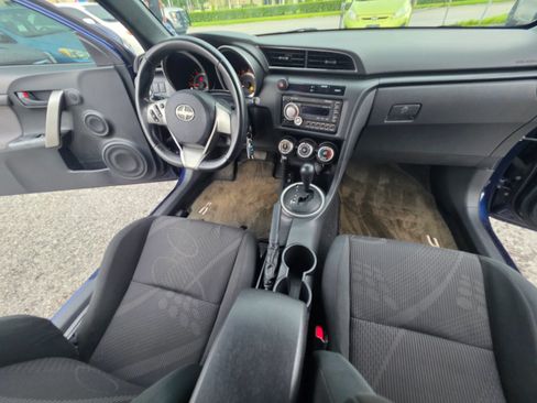 Used 2011 Scion tC FWD image 11