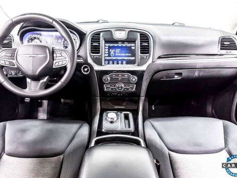 Used 2023 Chrysler 300 Touring w/ Sport Appearance Package image 11