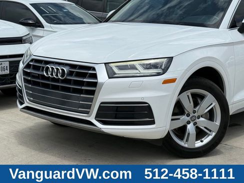 Used 2019 Audi Q5 2.0T Premium Plus w/ Premium Plus Package AWD/4WD image 2