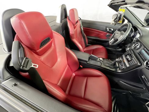 Used 2015 Mercedes-Benz SLK 350 image 23