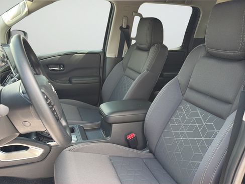 Certified 2025 Nissan Frontier SV RWD image 16