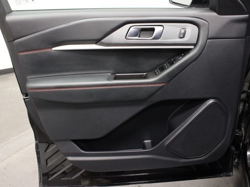 Used 2025 Ford Explorer ST-Line AWD/4WD image 21
