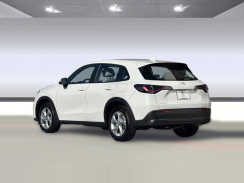 Certified 2023 Honda HR-V LX image 3